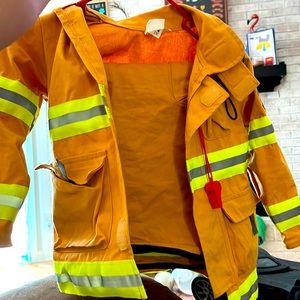 Child 5-6 Fireman Outfit!